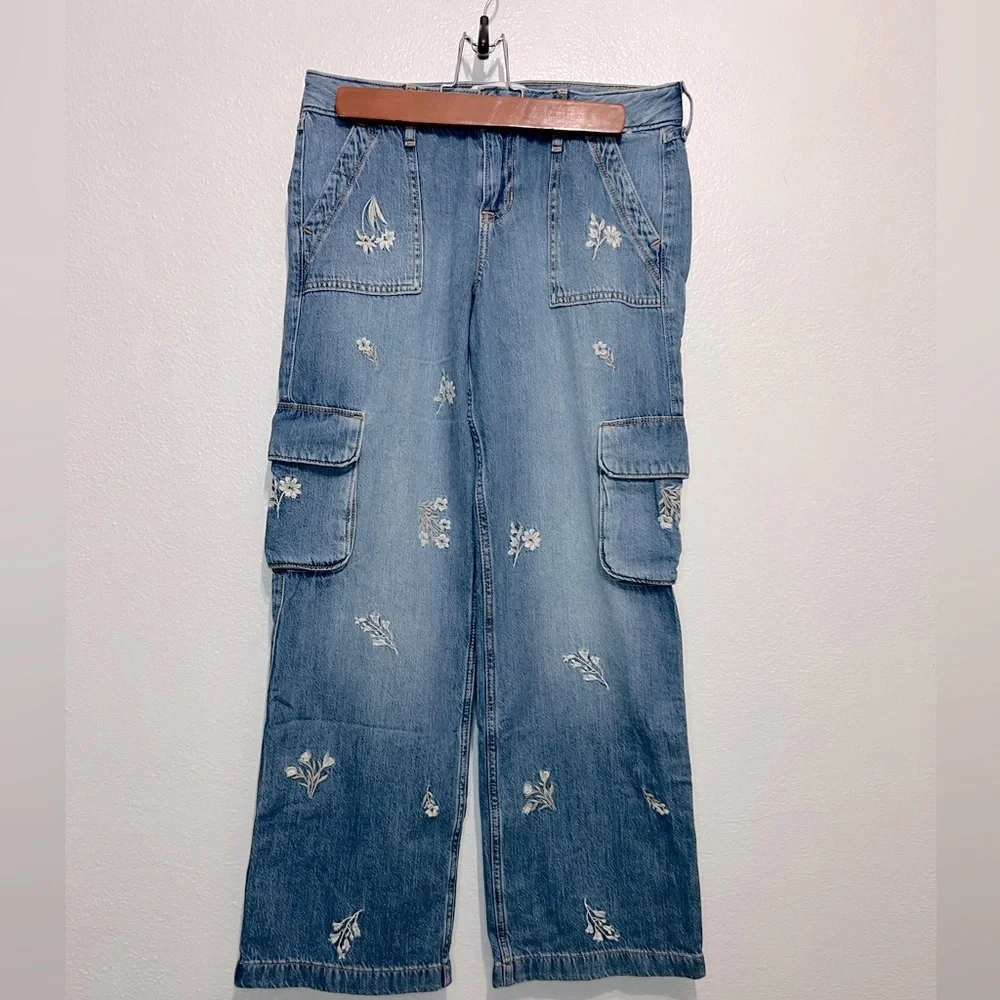 Abercrombie Kids Floral Embroidered Low Rise Baggy Jeans Size 13/14